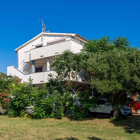 2 Bedroom Awesome Apartment In Barbat-Rab Banjol