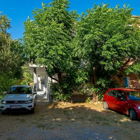 2 Bedroom Awesome Apartment In Barbat-Rab Banjol