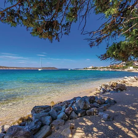 Διαμέρισμα 2 Bedroom Awesome In Barbat-rab